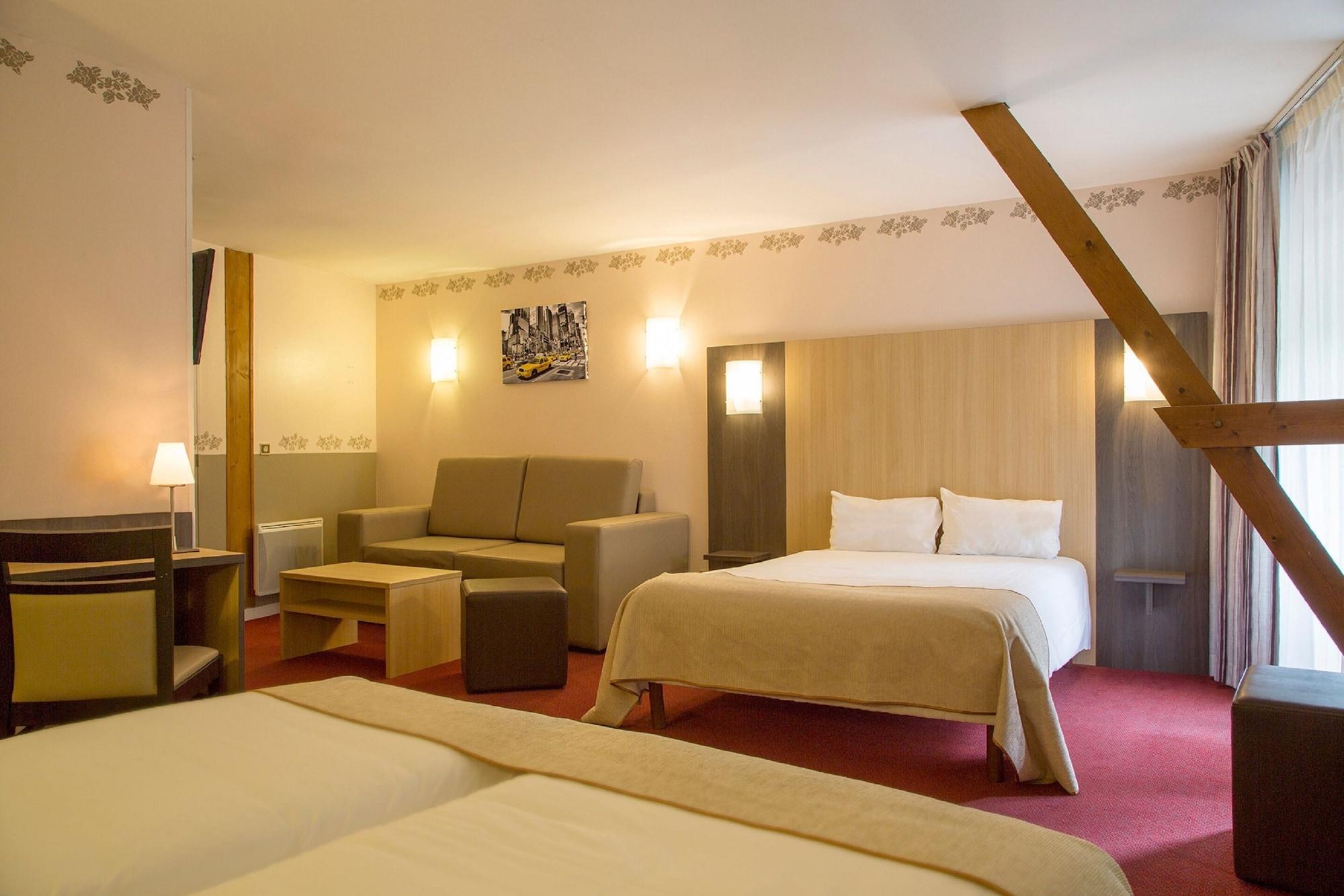 Brit Hotel Le Lion D'Or 시농 외부 사진