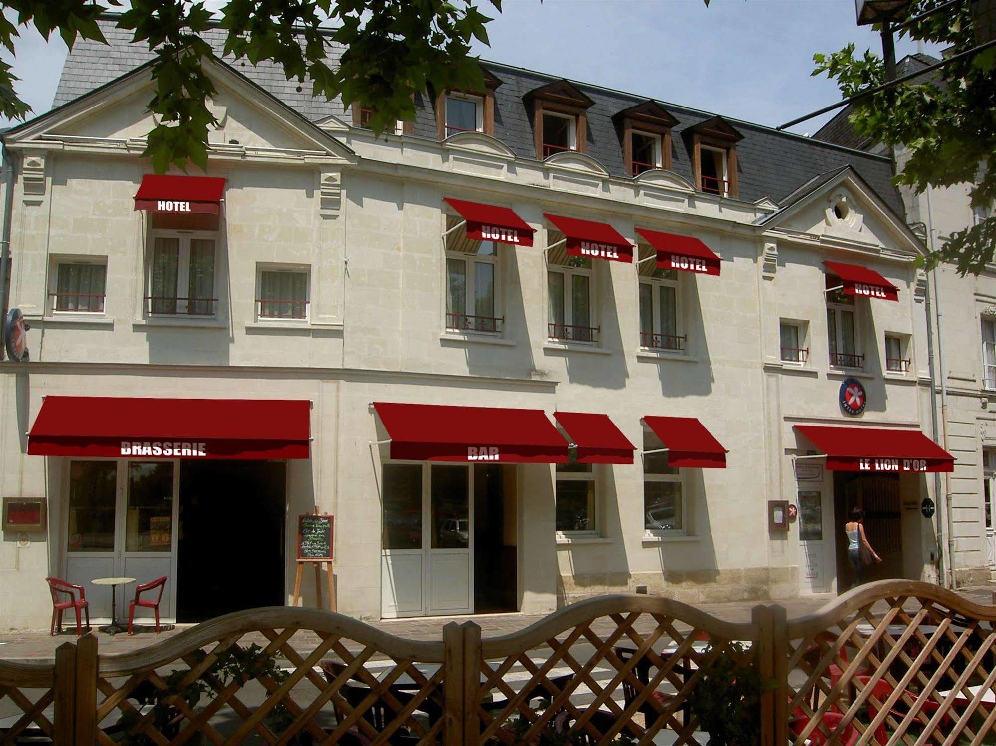 Brit Hotel Le Lion D'Or 시농 외부 사진