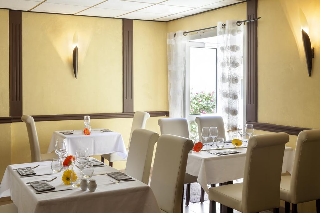 Brit Hotel Le Lion D'Or 시농 외부 사진
